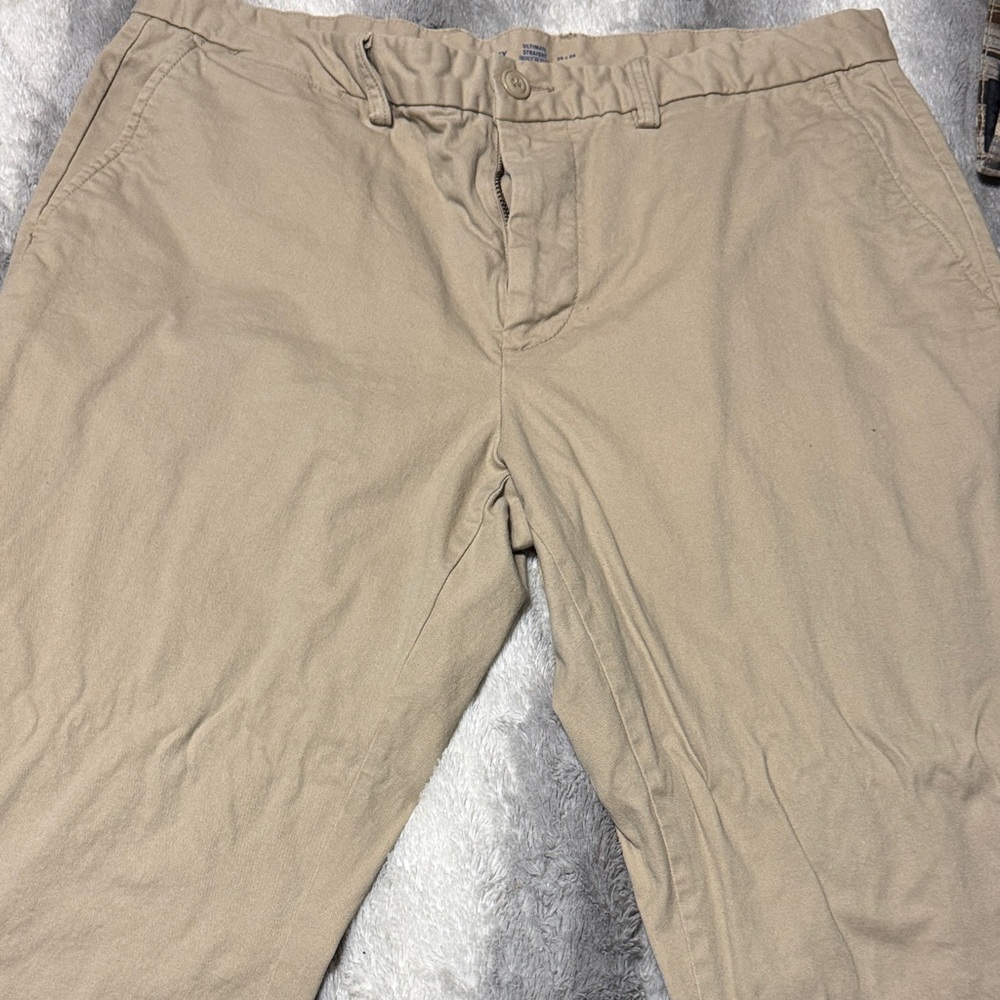 Old Navy Men's Khaki Chinos